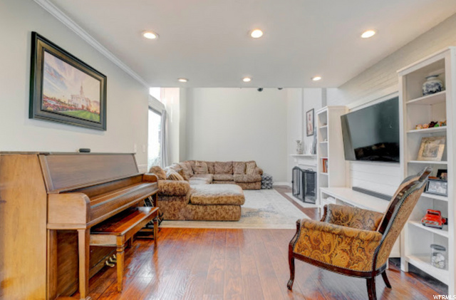 Main Level Great Room From Kitchen