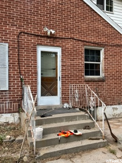 Side door entrance