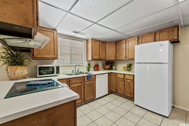 11-Kitchen On Tile Flooring