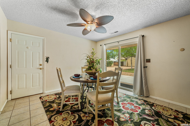 15-Sliding Glass Door To Backyard