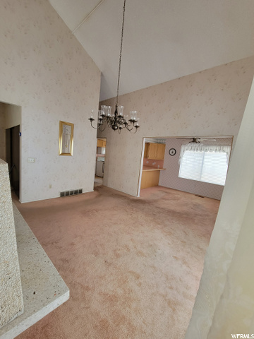 Dining Area & Kitchen