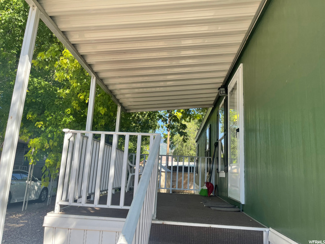 covered porch/deck