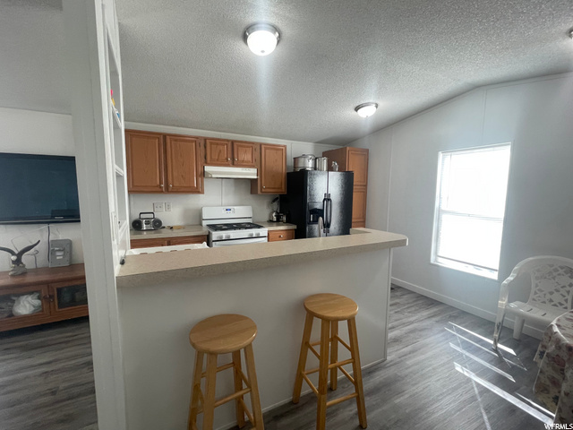 kitchen peninsula