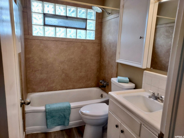 Upstair's Bathroom View 3