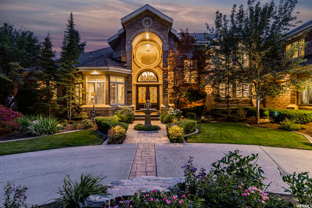 6308 S Shenandoah Park Ave, Murray, UT 84121