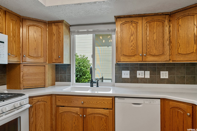 1107 W 450 S, Layton, UT 84041 — photo 9
