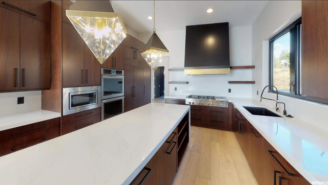 Photo 11 for MLS #1835442 at 1056 W Kate Springs Ln #10