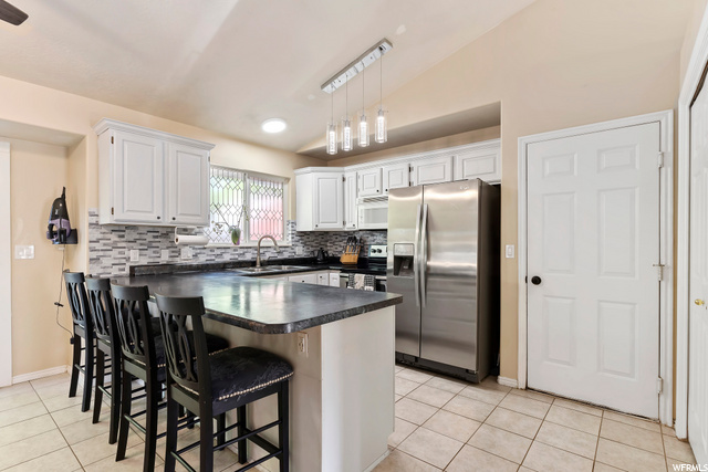 Spacious Kitchen