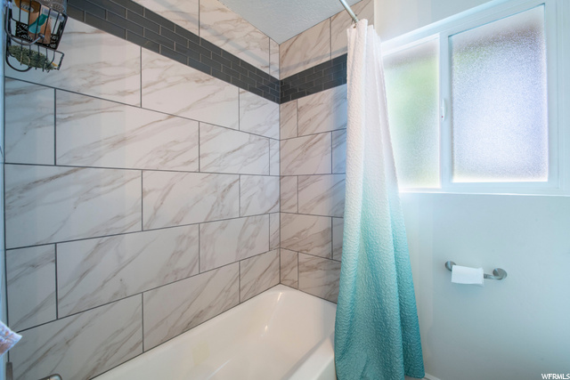 Upstairs newly renovated tub