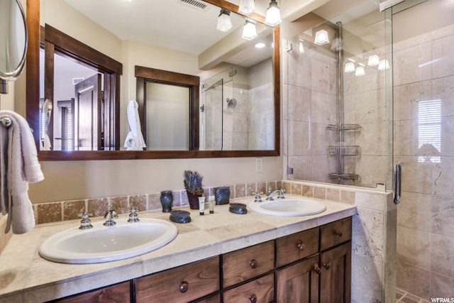 Guest Bath 1