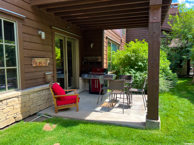 Patio & Lawn