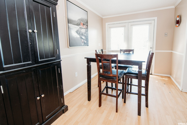 Dining Room **OLD PHOTO** NEW FLOORING HAS BEEN IN