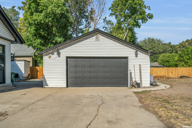 Oversized 2-Car Garage