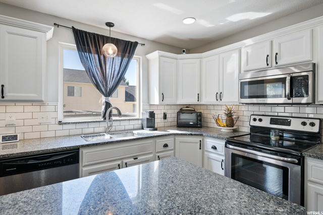 Kitchen/ Granite Countertops
