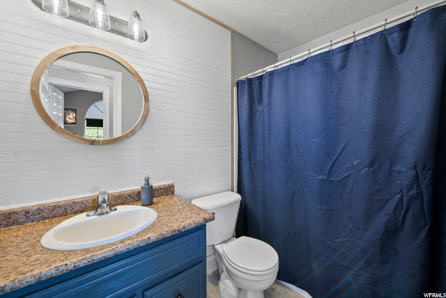 Level 2 Full Bathroom