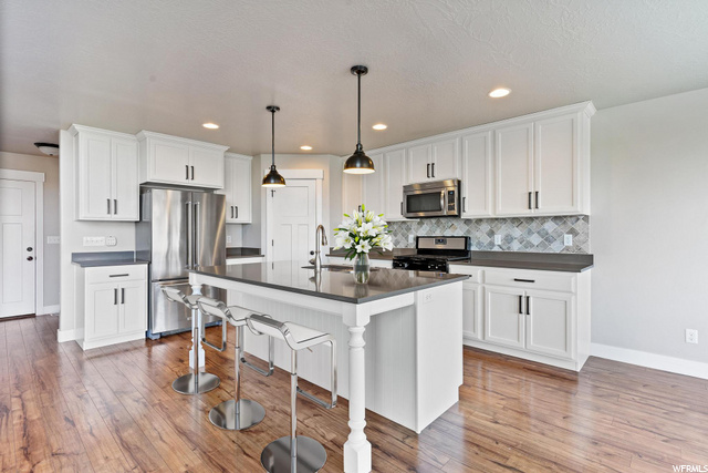Kitchen (frindge included)