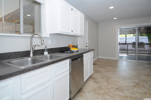 Kitchen view 3 (main)
