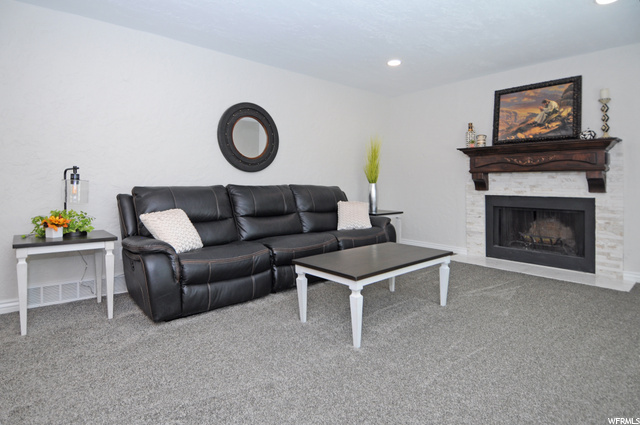 Living room (main)