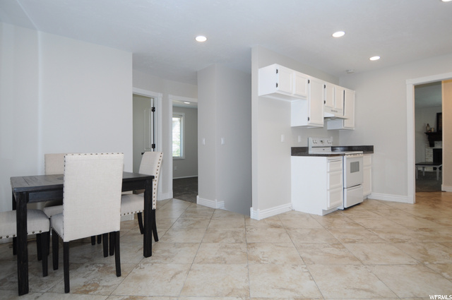 Kitchen / dinning view 2 (main)