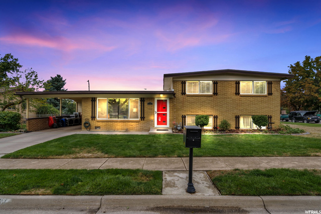 Mid-Century Modern-style Rambler