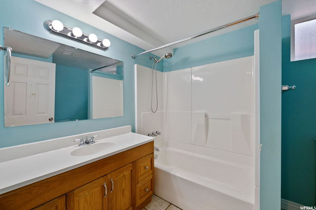 Downstairs Full Bath