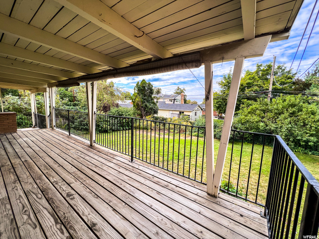 upstairs deck