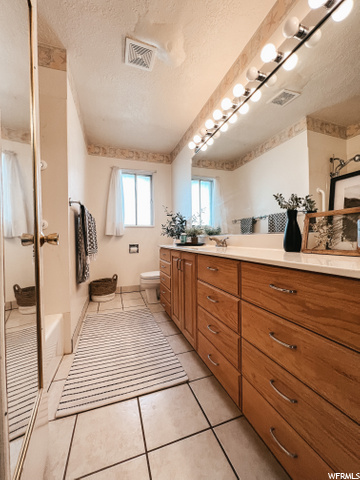 upstairs main bath