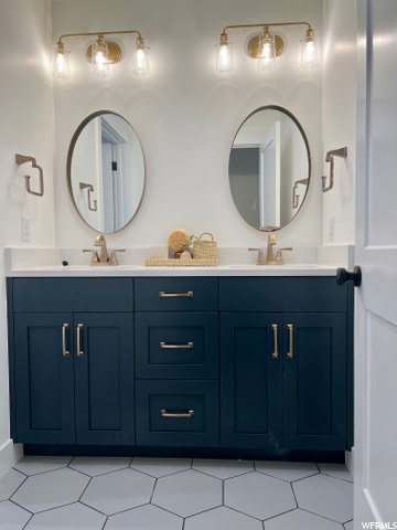 Upstairs Living Bathroom