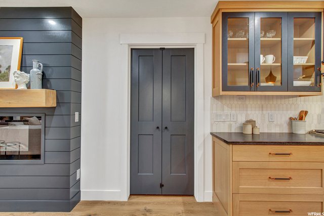 Butler's Pantry Entrance