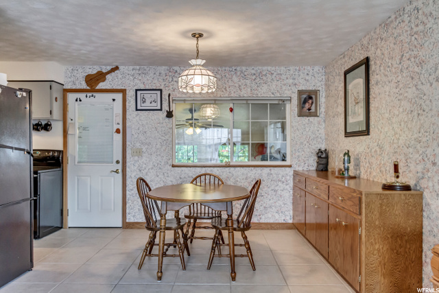 Dining Room with Bar