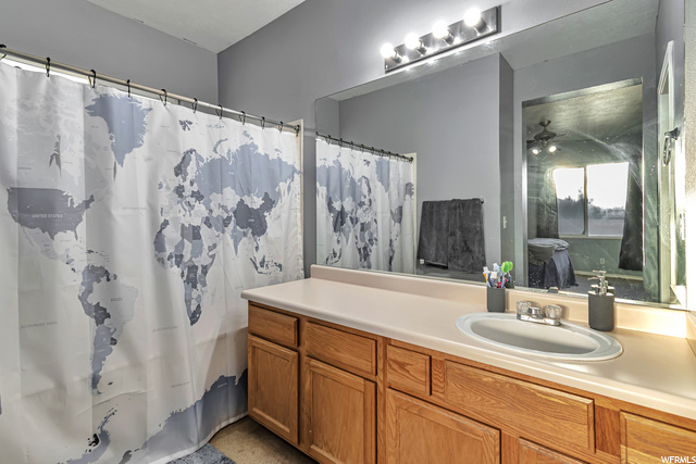 Main floor Master Bathroom