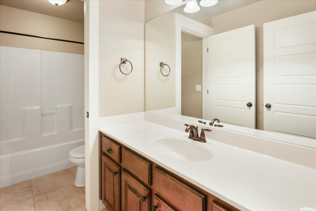 2nd Floor Full Bathroom