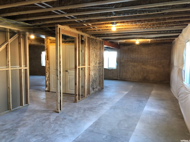 FULL UNFINISHED BASEMENT