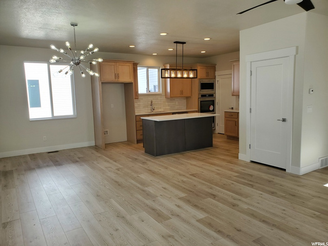Kitchen & dining