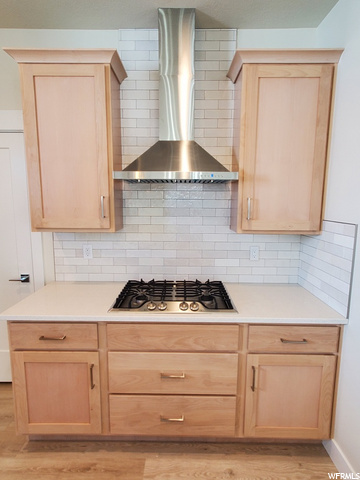 Kitchen cooktop