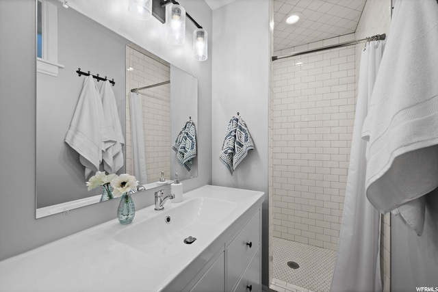 Basement ensuite