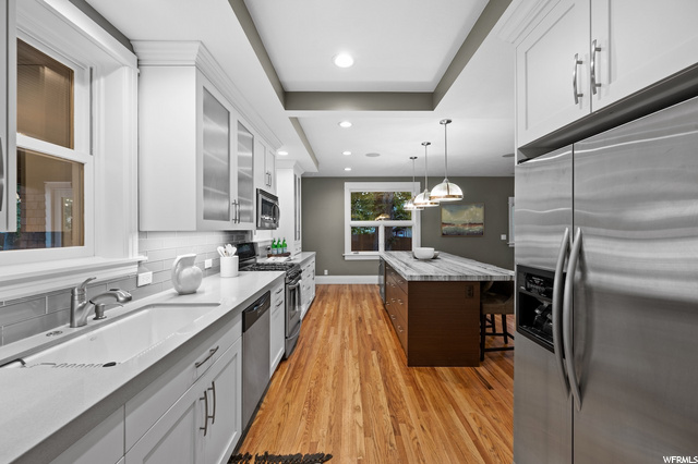 Countertop lighting