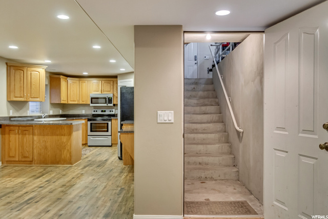 PRIVATE LOWER LEVEL ENTRANCE