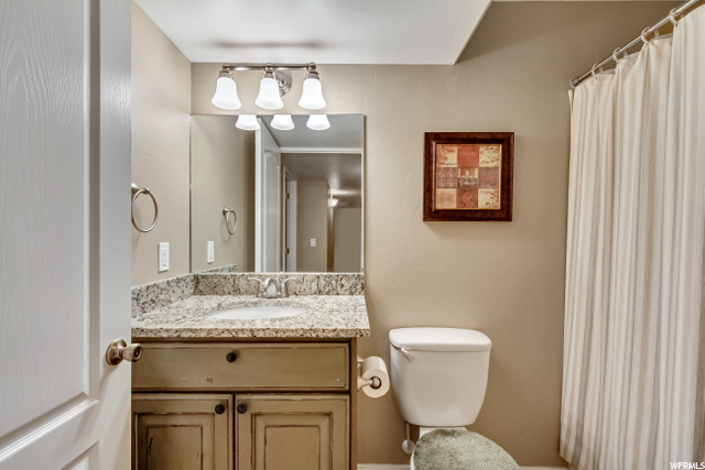 LOWER LEVEL FULL BATHROOM