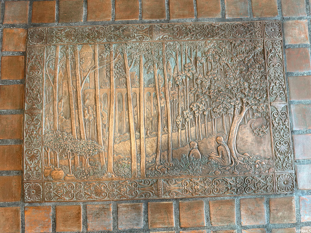 Fireplace frieze