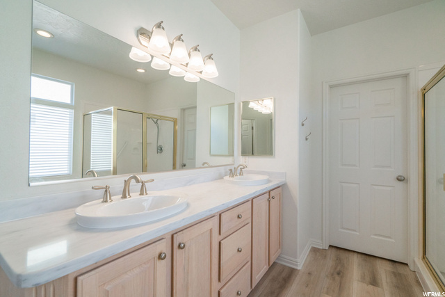 Dual Sinks in Master