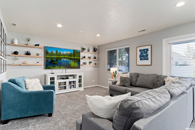 Family Room (alt view)