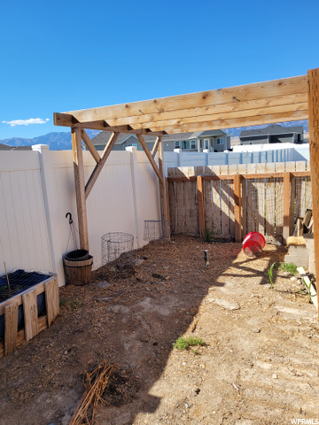 Backyard-Garden area/Dog pen?