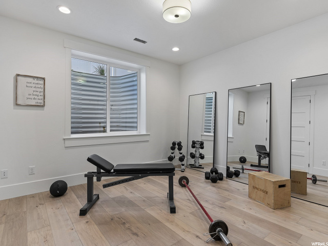 Basement bedroom 3 / exercise room