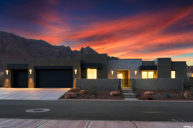 707 707 E CRIMSON FLARE LN
