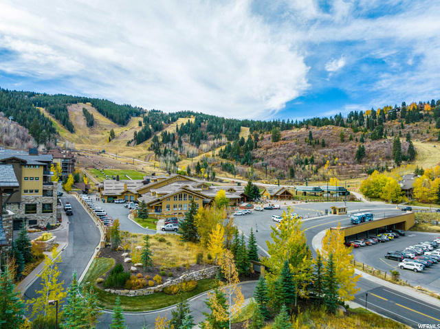 Photo 2 for MLS #1847624 at 2290 Deer Valley Dr #3050