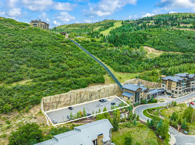 Photo 4 for MLS #1847624 at 2290 Deer Valley Dr #3050