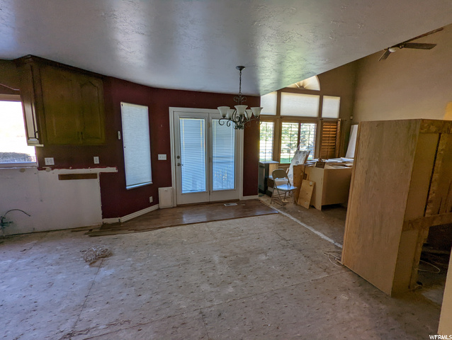 10662 N COUNTRY CLUB DR