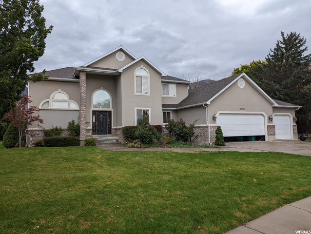 10662 N COUNTRY CLUB DR