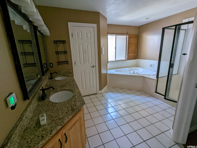 10662 N COUNTRY CLUB DR